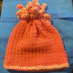 Handmade crocheted beanie • pink & white